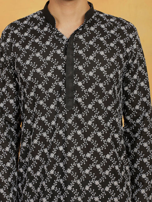 Vastramay Men's Black Cotton Kurta And Pyjama Set
